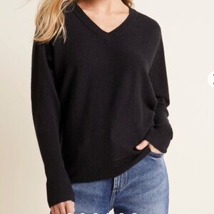 Garnet Hill essential cashmere v-neck pullover (L)